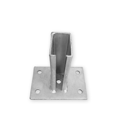 Befestigung des Pfostens am Betonsockel, Rechteckprofil 60x40 mm, verzinkt